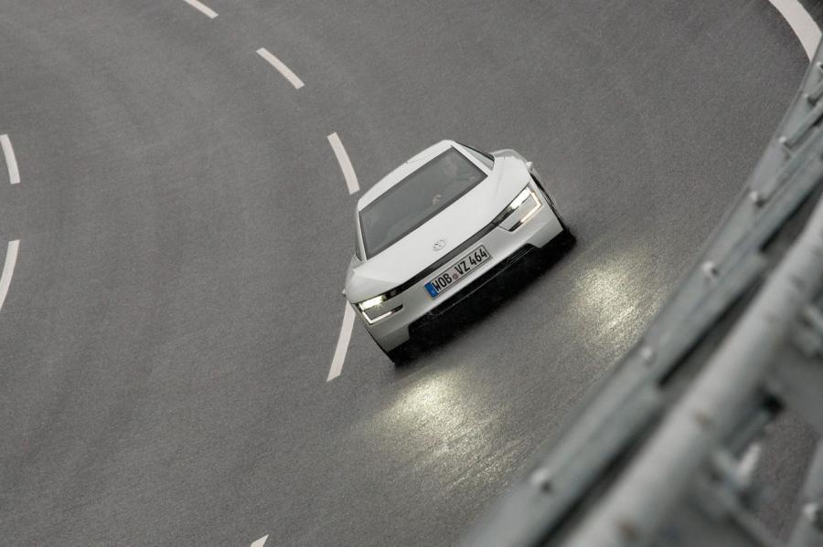  Volkswagen XL1 2013 года  (фото 9 из 78)